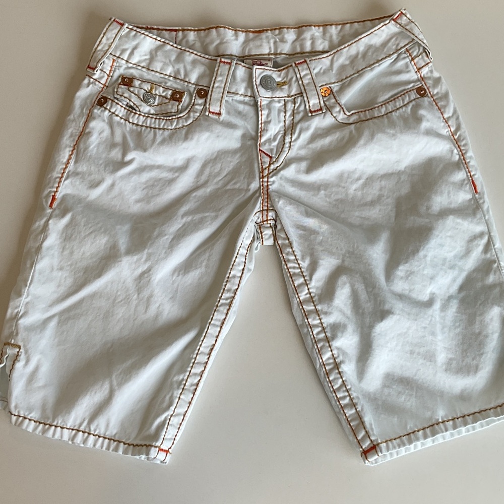 TRUE RELIGION White Bermuda Shorts with Orange Stitching Size 27